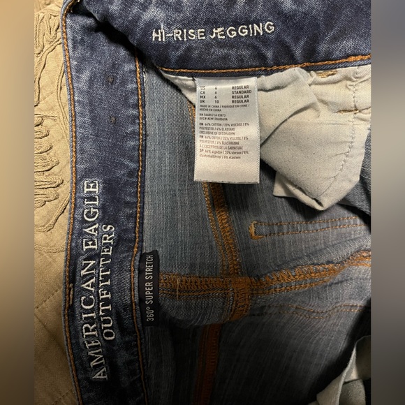 American Eagle hi-rise ripped jegging, size 6 - Picture 2 of 3